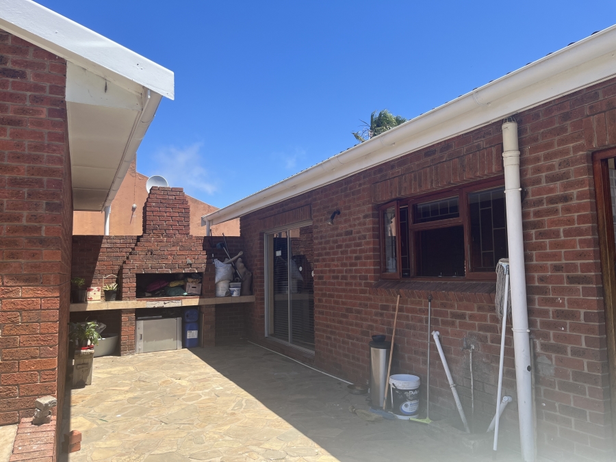 3 Bedroom Property for Sale in Heiderand Western Cape